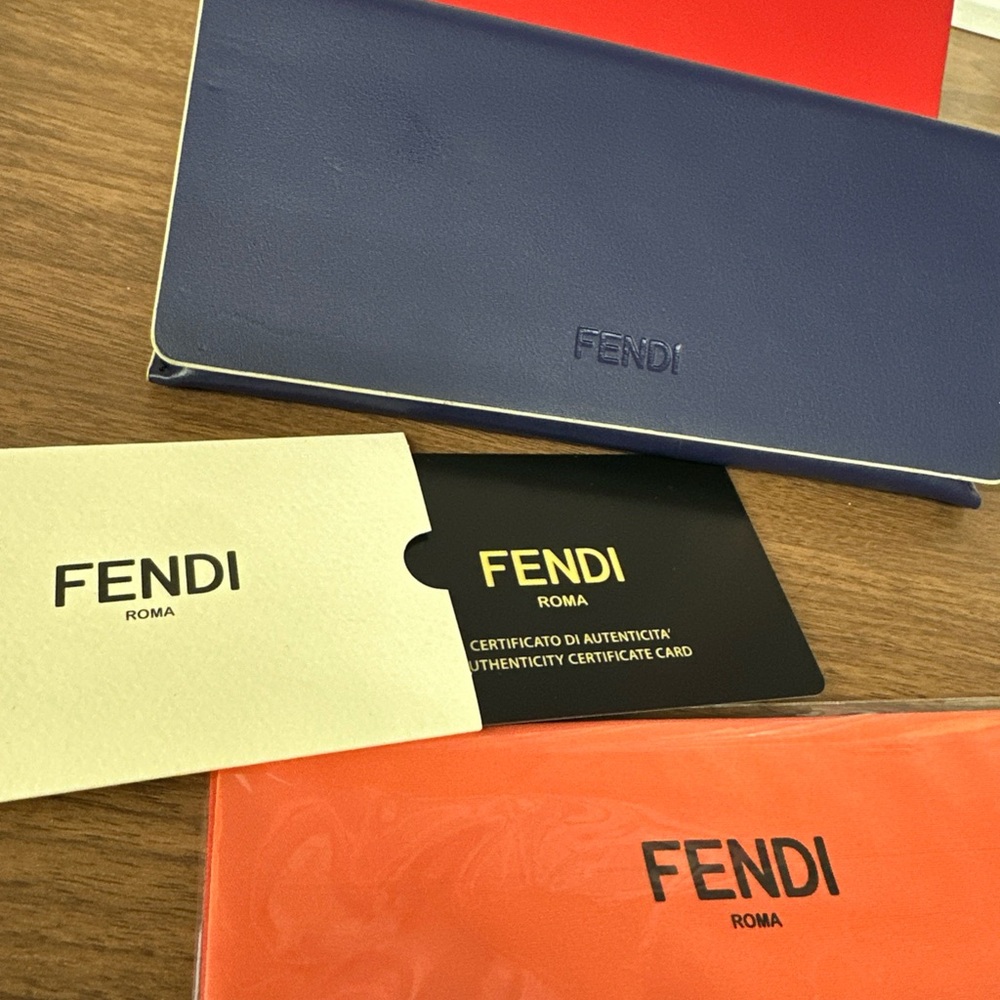 2 Fendi Royal Blue  And Fendi  Red Sunglasses Case with Fendi Cloth  <<<3>>> - Picture 6 of 7